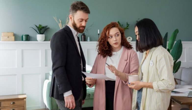When Should You Hire a Real Estate Agent?
